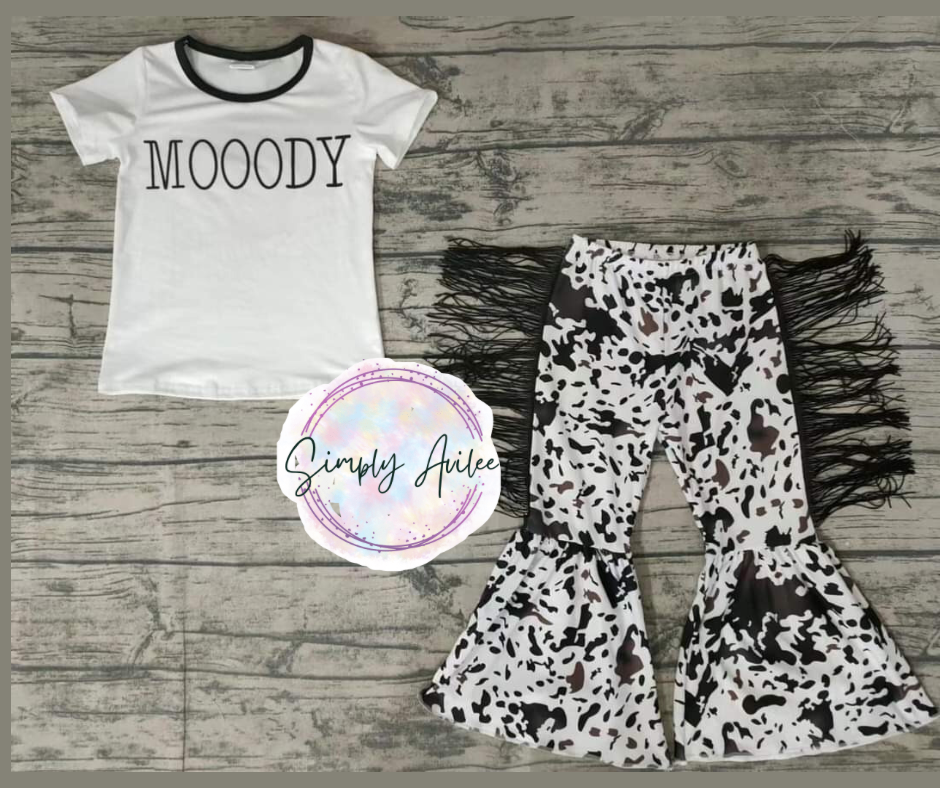 Moody Fringe Cow Print Set