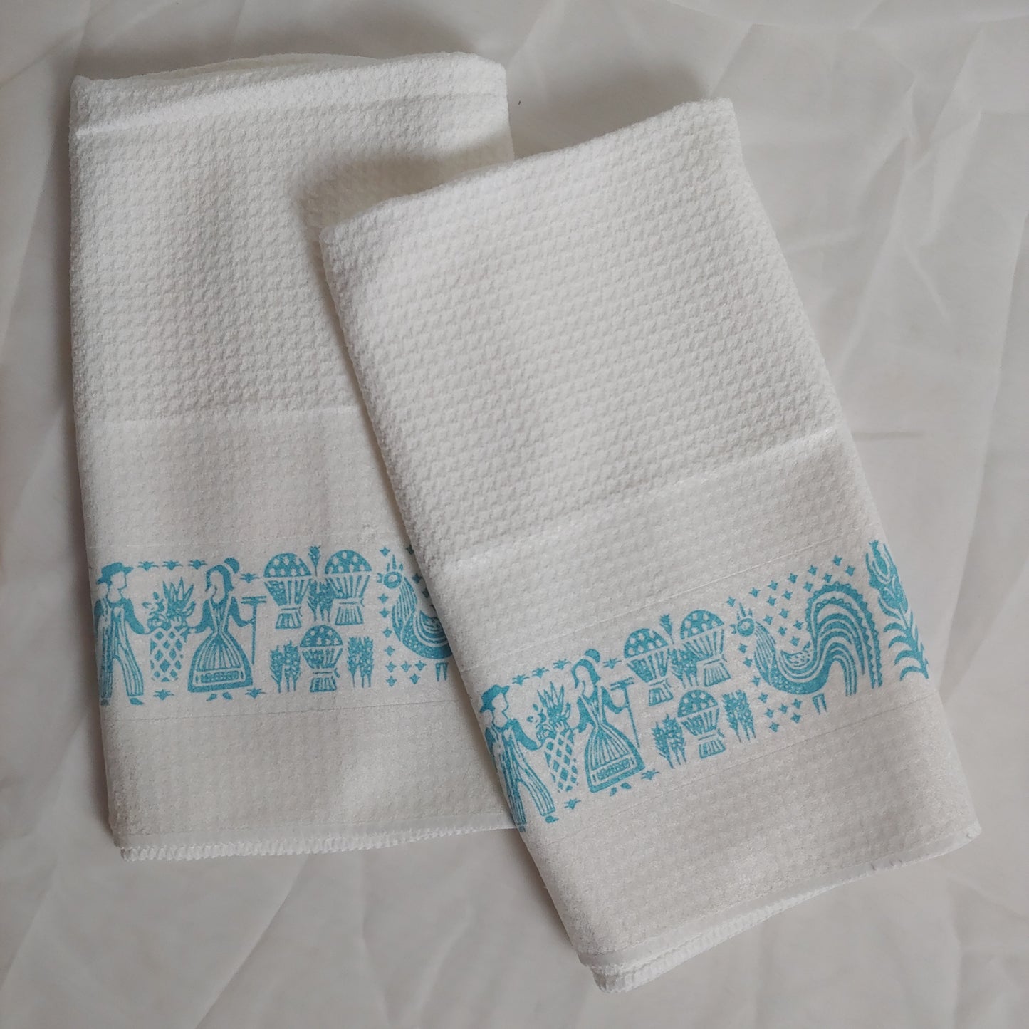 Amish Butterprint Pattern Waffle Weave Dishtowel
