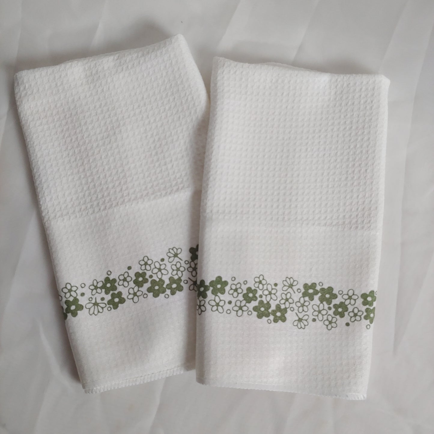 Crazy Daisy Pyrex Pattern Waffle Weave Dishtowel